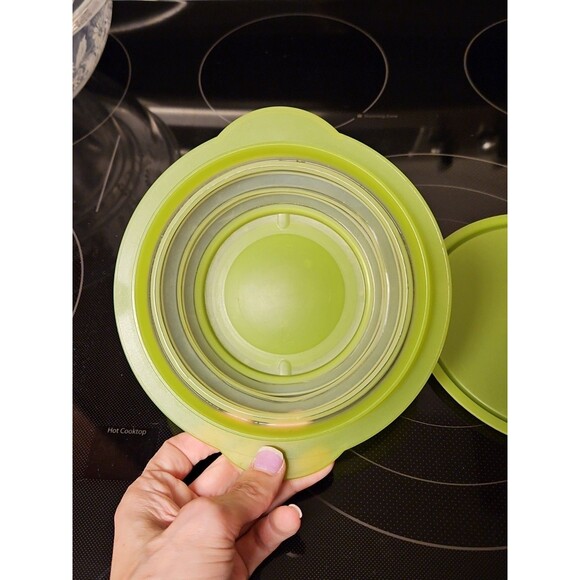 Tupperware 3 Cup Collapsible Green Dish 5452A With Lid - Picture 7 of 10